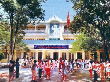 Hãy tả về ngôi trường của em đang học