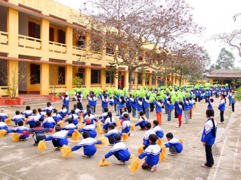 Bài văn tả về em và trường em
