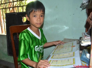 Kể một câu chuyện về tấm gương vượt khó