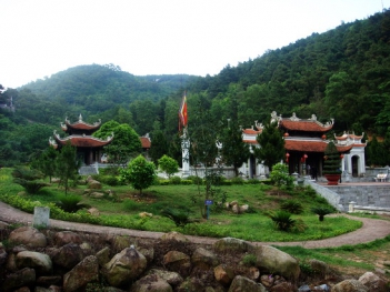 Thuyết minh về Côn Sơn và Kiếp Bạc