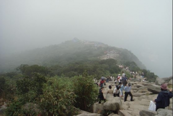 Thuyết mính về danh sơn núi đẹp Yên Tử