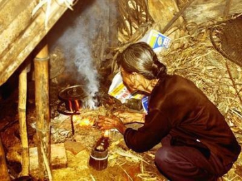 Kể lại câu chuyện về mẹ trong lời kể của anh bộ đội