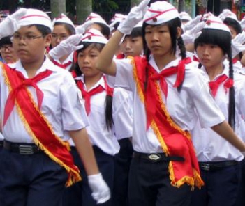 Bài văn hay lớp 5 miêu tả chủ nhân của chiếc khăn quàng đỏ