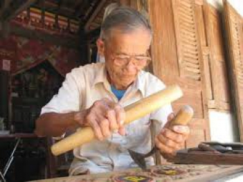 Bài văn hay miêu tả về hình ảnh người thợ mộc đang làm việc