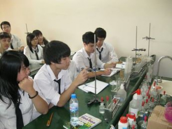 Phân tích câu nói hay của Bác Hồ về vấn đề học và hành