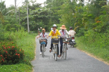 Dàn ý và bài văn tả con đường quen thuộc đến trường
