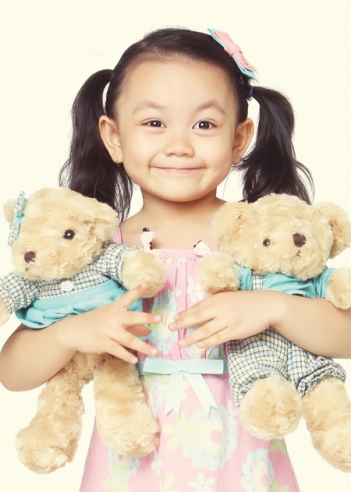 Hãy tả một em bé chừng 4-5 tuổi