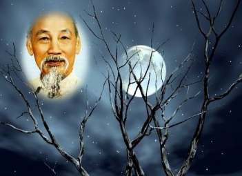 Bài văn làm sáng tỏ ý kiến Trăng là người bạn tri âm trong thơ của Hồ Chí Minh